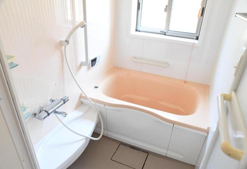 بنسيون ファミリー不向き!!素泊まり一棟貸切りではない個室の静かな方限定無料wifi