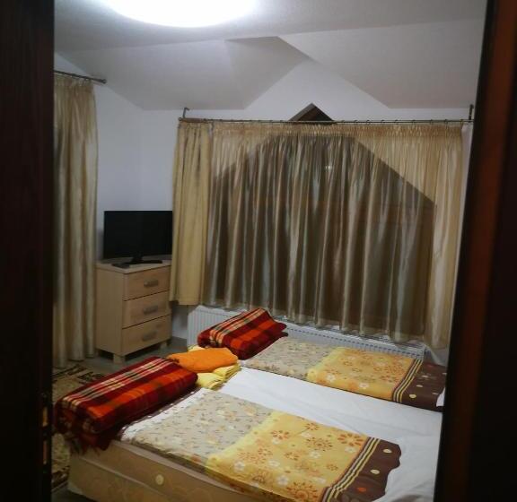 펜션 Bayrakova Guest House