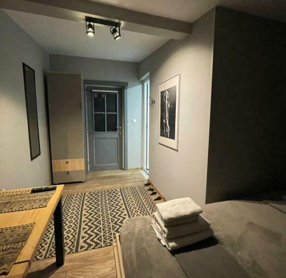 펜션 Robert Local Social Motel