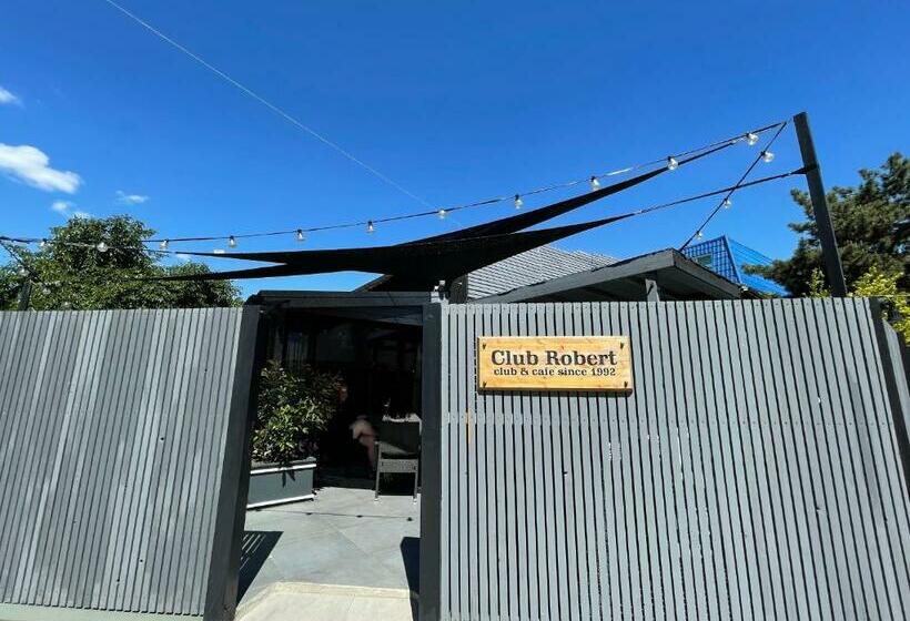 펜션 Robert Local Social Motel