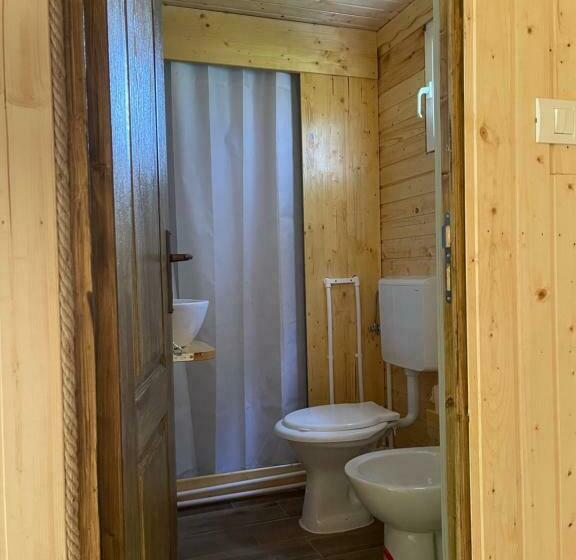 بنسيون Conacul Lui Patrick