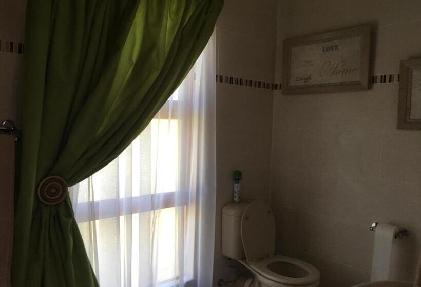 بنسيون De Sandsteen Gastehuis