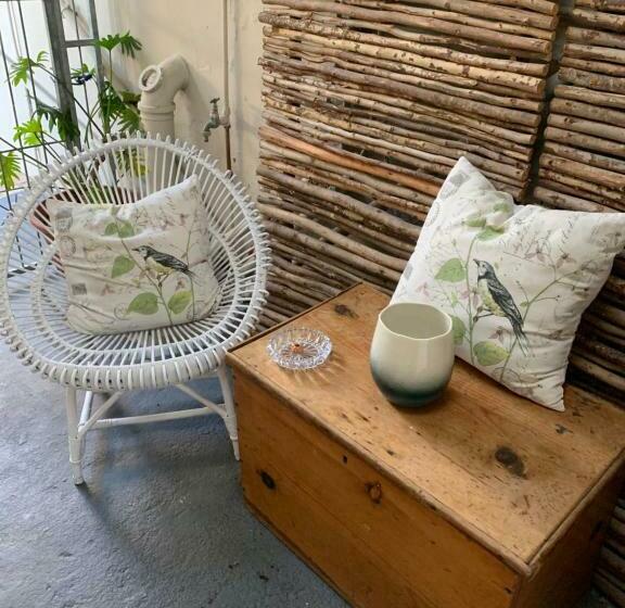 פנסיון Glenelg Road Guesthouse