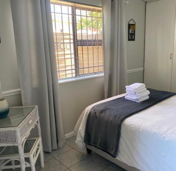 פנסיון Glenelg Road Guesthouse