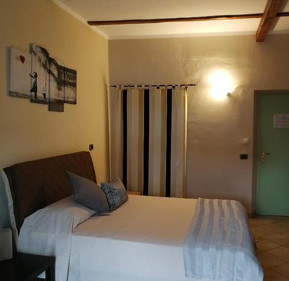 פנסיון Locanda Montecarlo