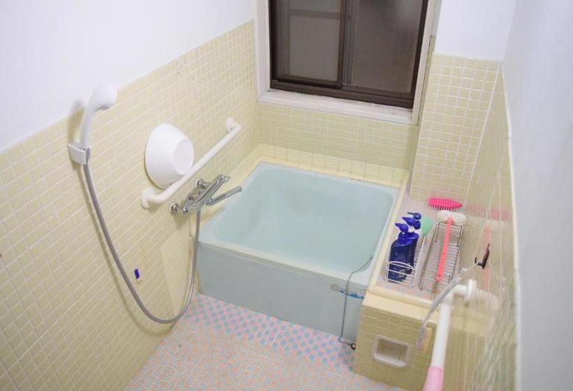 Pension (Hôtel basse catégorie) Macchi（マッチ）