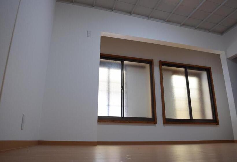 Pension (Hôtel basse catégorie) Macchi（マッチ）