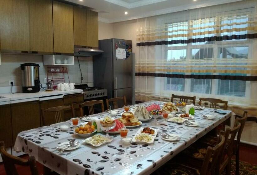 پانسیون Meerim Guest House