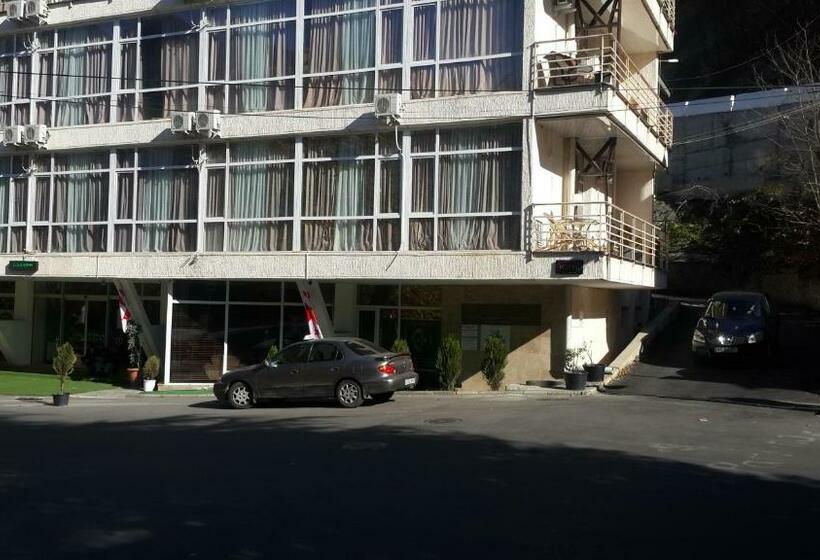 پانسیون Nimako's Apartment