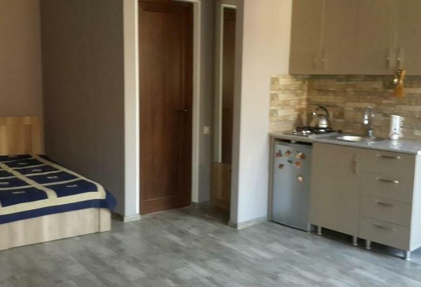 پانسیون Nimako's Apartment