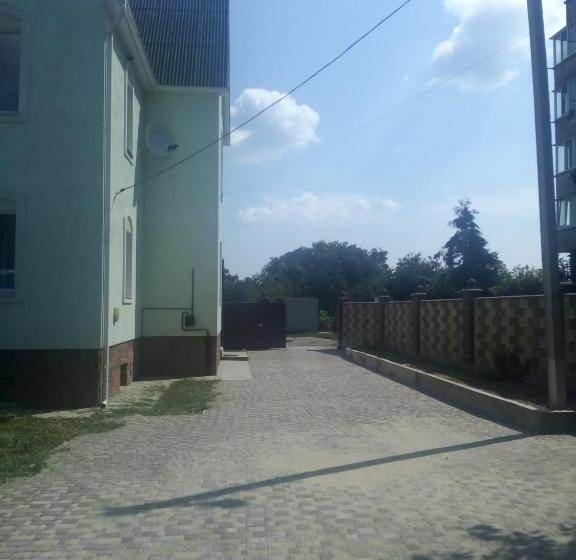 بنسيون Oselya Guest House