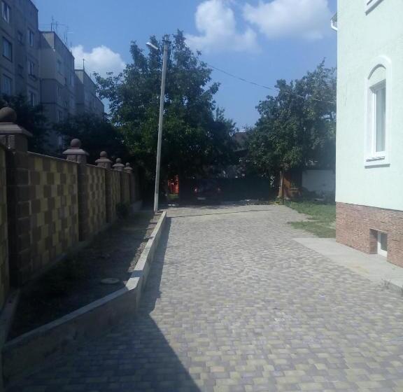 بنسيون Oselya Guest House