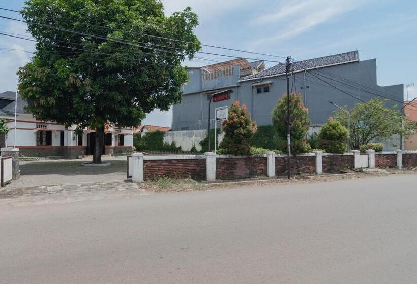 膳宿费 Reddoorz Syariah @ Kolonial Guest House