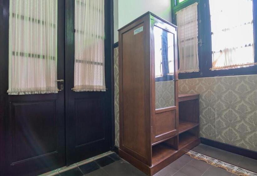 膳宿费 Reddoorz Syariah @ Kolonial Guest House