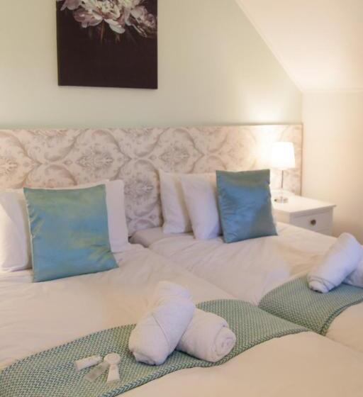 ペンション The Manor House