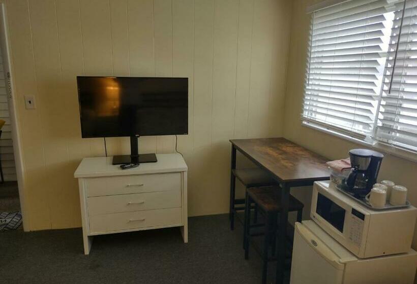 Pilgrim's Pride Motel