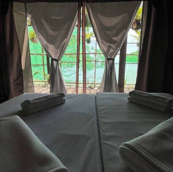 منتجع Playa La Caleta Bataan