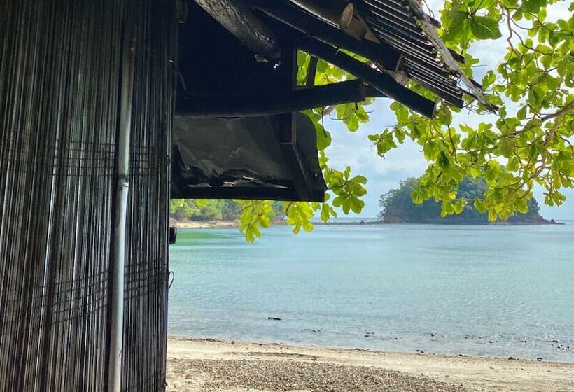 منتجع Playa La Caleta Bataan