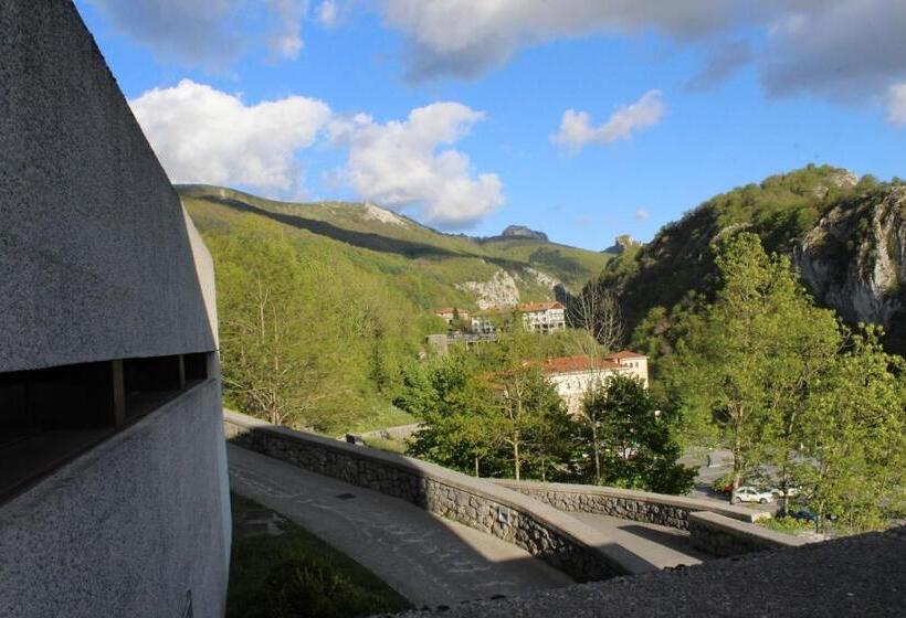 فندق صغير Arantzazu Aterpetxea