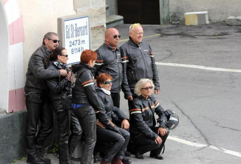 הוסטל Auberge De L Hospice