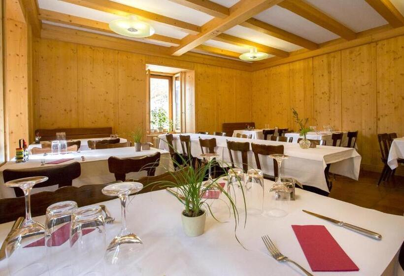 הוסטל Auberge De L Hospice