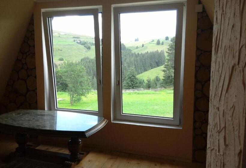 הוסטל Eco Resort Nad Karpatamy