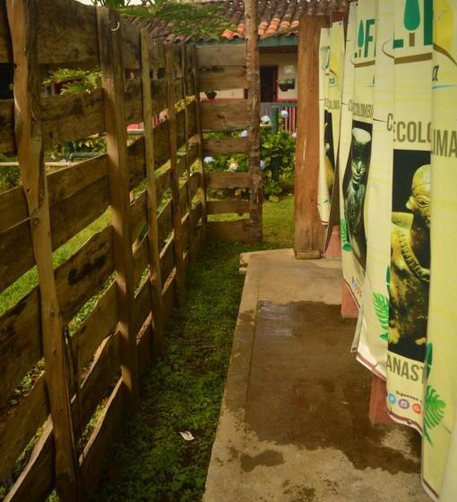 Hostel Ecolife Calima