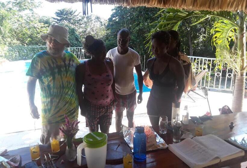 הוסטל Hidden Haven