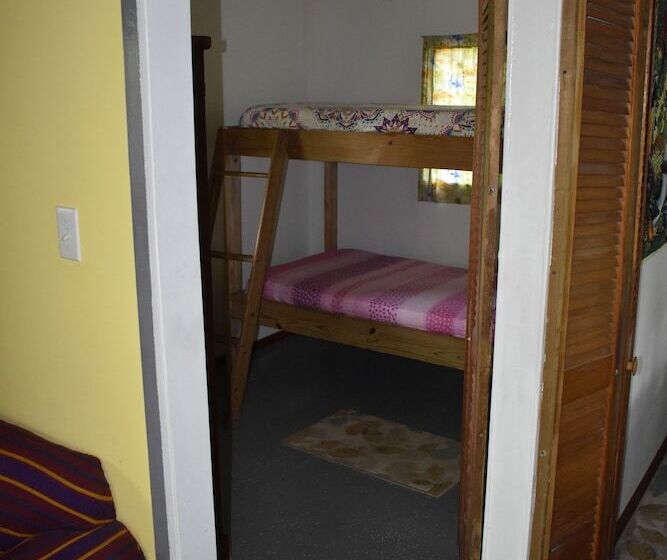 הוסטל Hidden Haven