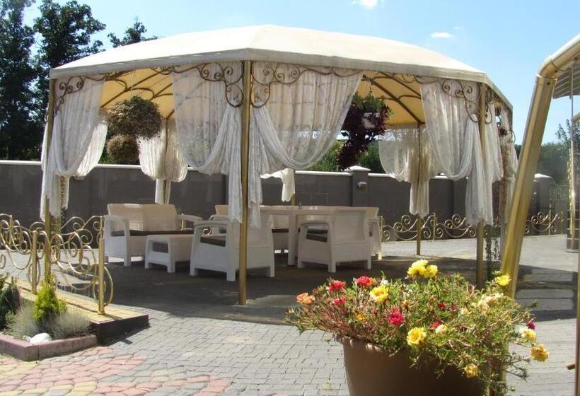 فندق صغير Mini Hotel Leon