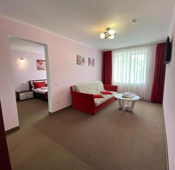 Amber Hotel & Cafe