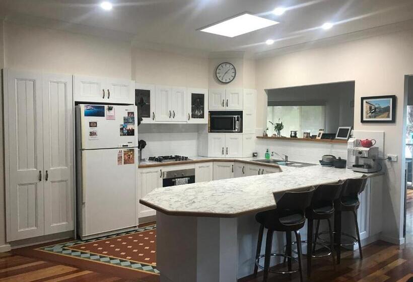 مبيت وإفطار Blue Gum Cottage On Bay