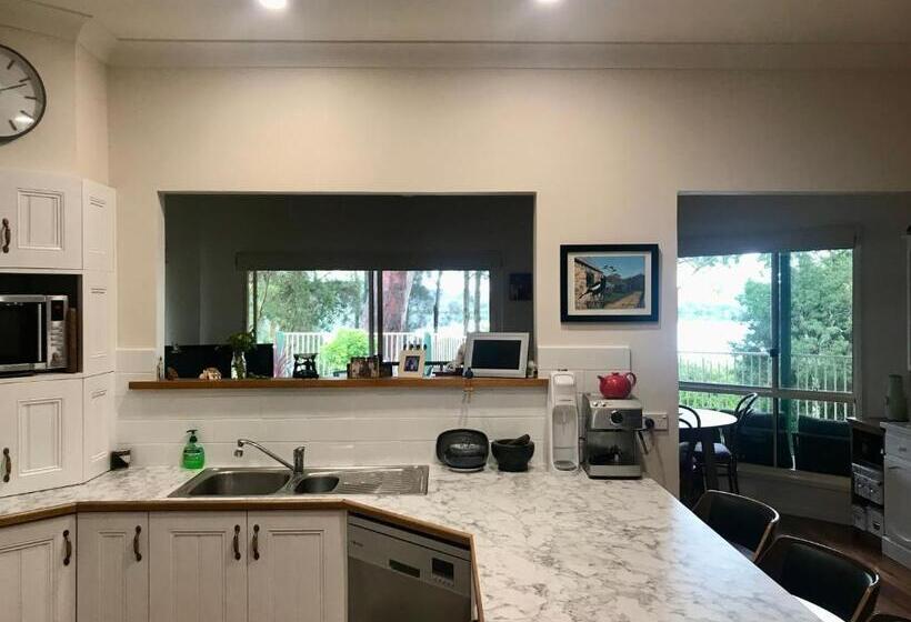 مبيت وإفطار Blue Gum Cottage On Bay