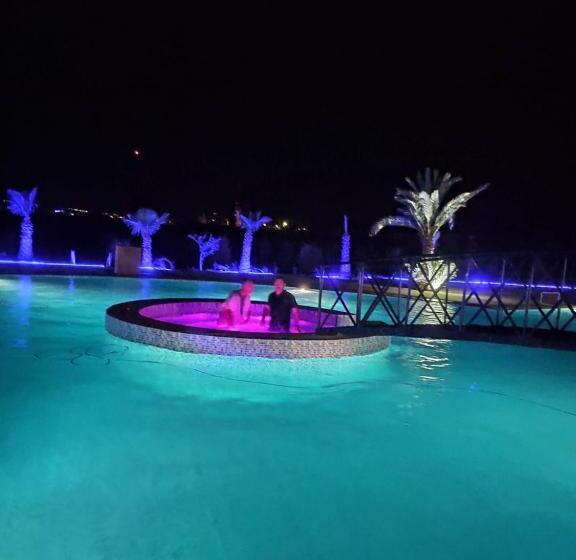 تختخواب و صبحانه Les Jardins D Amizmiz