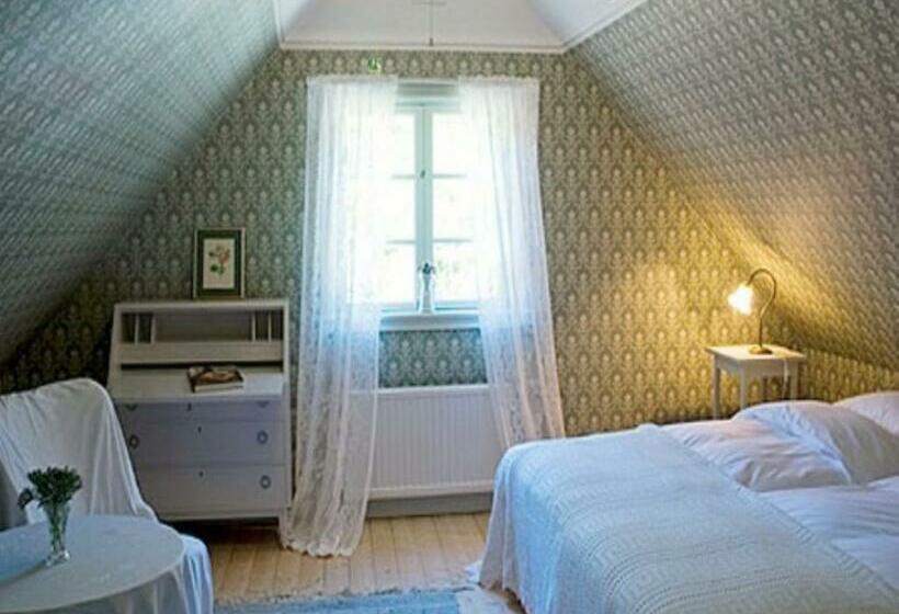 مبيت وإفطار Vildrosor & Höns