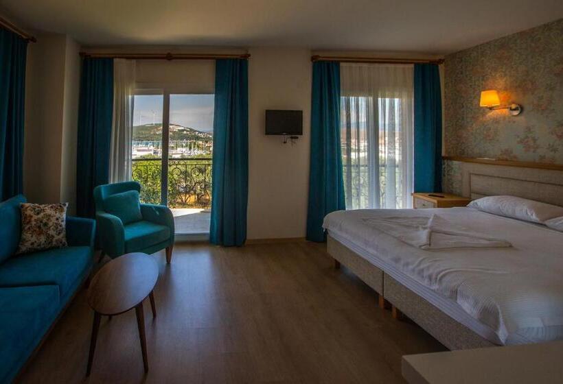 Clementin Suits Sigacık