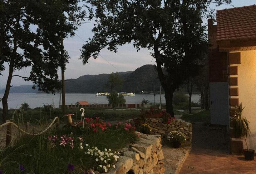 Clisura Dunarii   Pensiunea Casa Creta