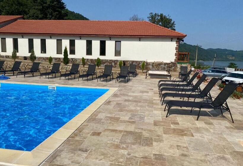 Clisura Dunarii   Pensiunea Casa Creta