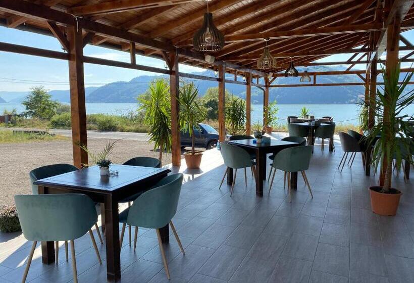 Clisura Dunarii   Pensiunea Casa Creta