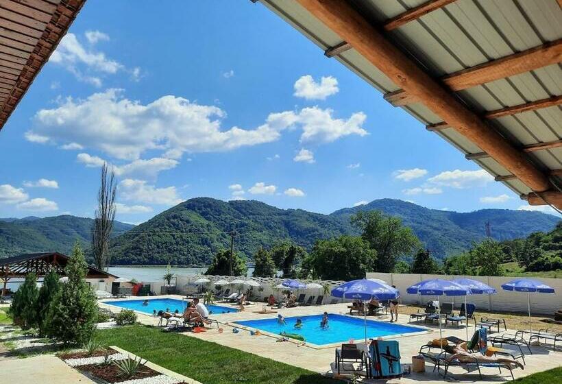 Clisura Dunarii   Pensiunea Casa Creta