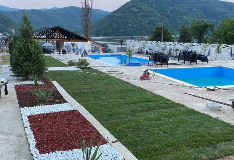 Clisura Dunarii   Pensiunea Casa Creta