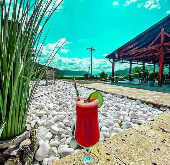 Clisura Dunarii   Pensiunea Casa Creta