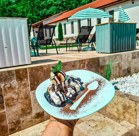 Clisura Dunarii   Pensiunea Casa Creta