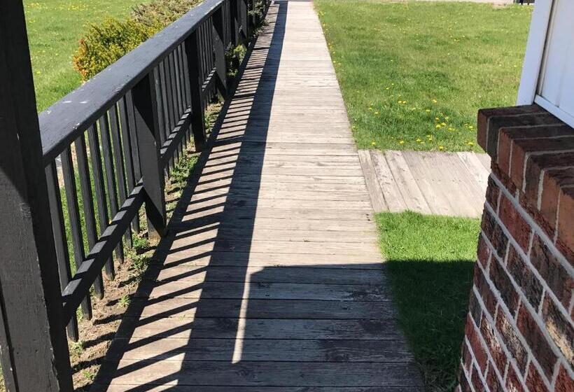 Exxon Quik Stop & Motel