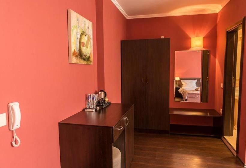 Family Hotel Pak Tam