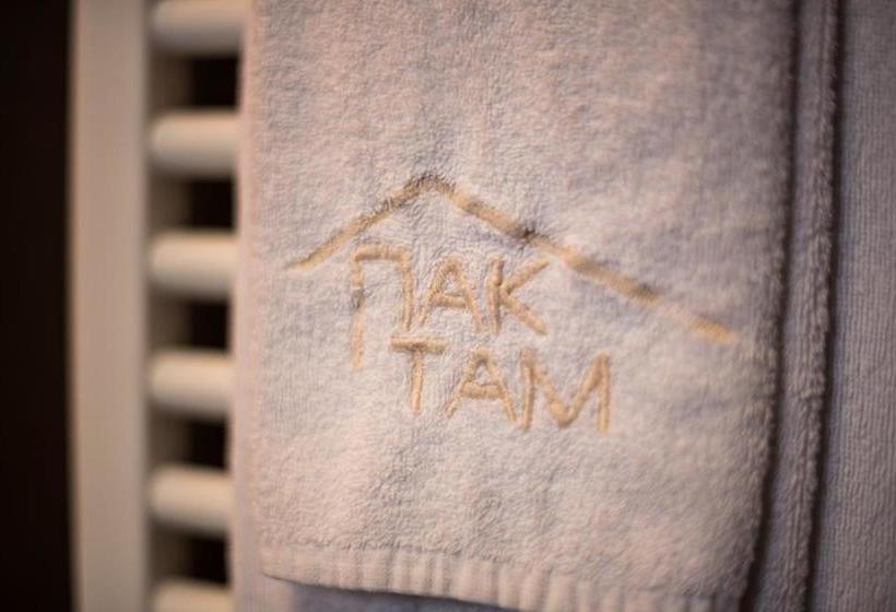 Family Hotel Pak Tam