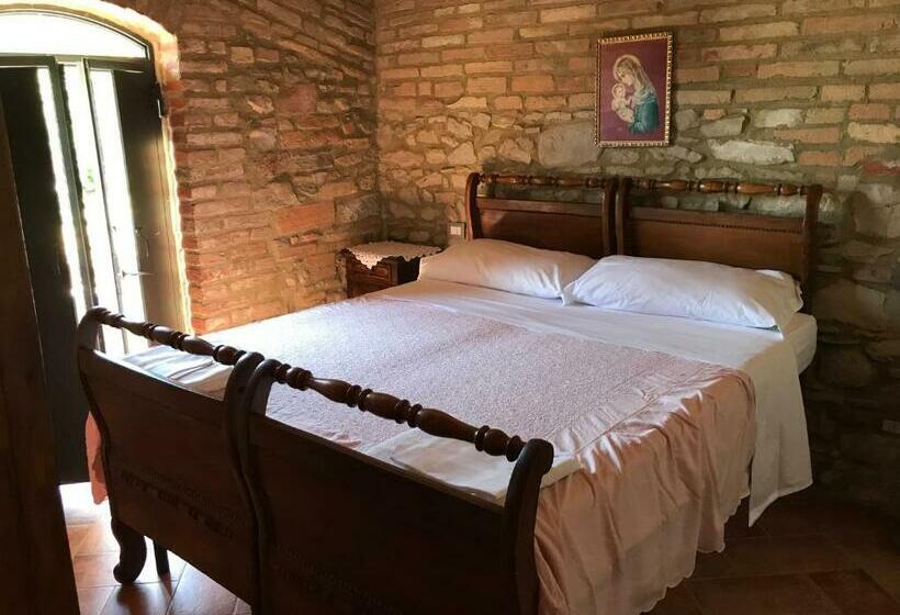 فندق Agriturismo La Collina Del Sole