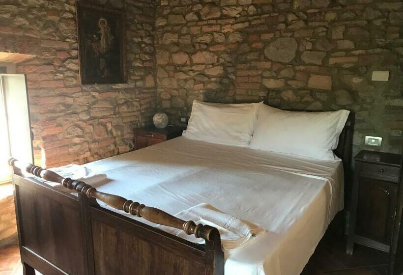 فندق Agriturismo La Collina Del Sole