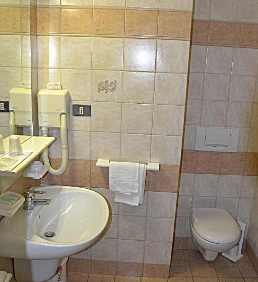 Отель Albergo Due Monti