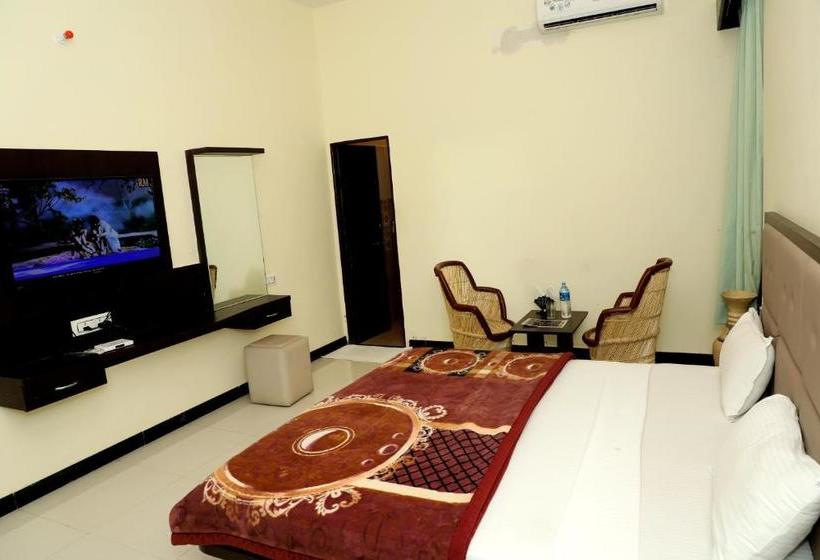 Отель Aravali Hills Resort